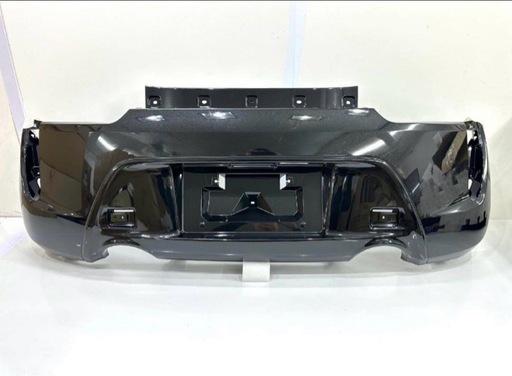 LA400K純正リアバンパー