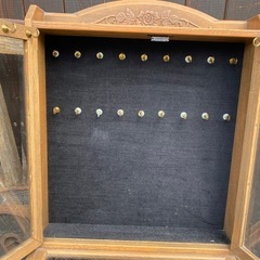 木製アンティークアクセサリーラックの画像