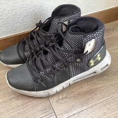 【訳あり】UNDER ARMOUR ハイカットスニーカー　28.5cm