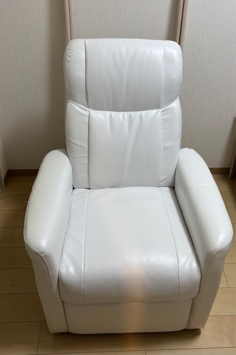 リクライニングソファー　1人掛け　美品　女性サロンで数回使用　【近場なら配送します】