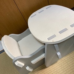 ニトリ　やわらか素材 ふわふわ キッズテーブルセットの画像
