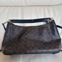 coachショルダーバッグの画像