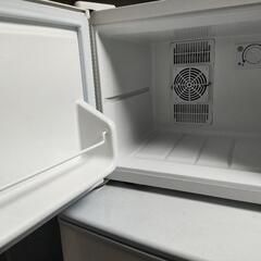小さい冷蔵庫の画像