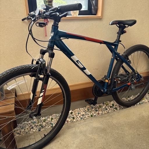 室内保管マウンテンバイクGT使用数回 (カズキング) 高崎の