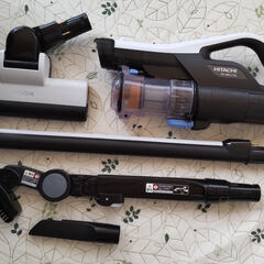 日立コードレス掃除機（PV-BKL11G)（訳アリ）の画像