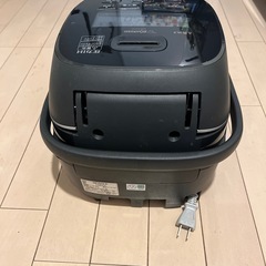 【中古】象印マホービン 炊飯器 圧力IH炊飯ジャー(5.5合炊き) ブラック ZOJIRUSHI 炎舞炊き NW-PU10-BZ
の画像