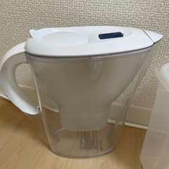 ブリタ　浄水ポット　お米保存容器　の画像