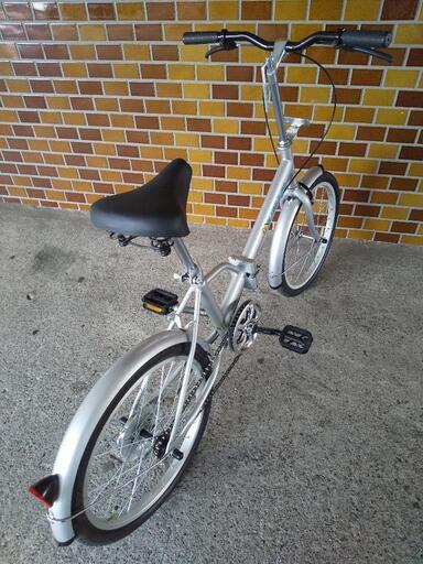 きれいなシルバーの折り畳み自転車です (クロ) 松戸の折りたたみ