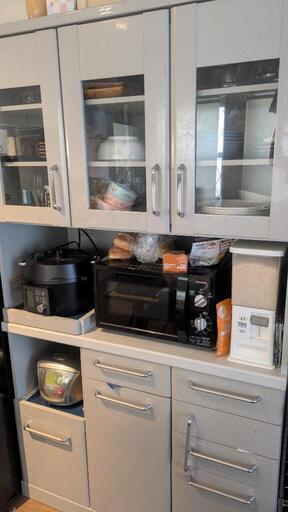 食器棚差し上げます (まいける) 池田の収納家具《食器棚 食器棚差し上げます (まいける) 池田の収納家具《食器棚