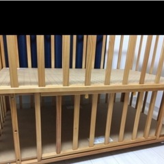 ベビーベッドの画像