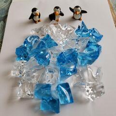 ガラスとペンギンの飾り物