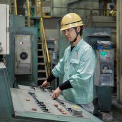 「三井住友グループの製造スタッフ」未経験OK／賞与実績5.55ヵ月／賞与例140万円！／家族手当あり／充実した福利厚生＿三井住友金属鉱山伸銅株式会社三重工場の画像