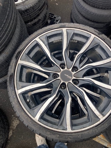 21年235/40r19タイヤ４本