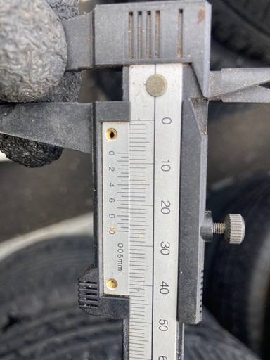 21年235/40r19タイヤ４本