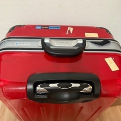 【即引渡し】キャリーケース　　大型サイズ　傷あり　鍵無し　赤　スーツケース　の画像