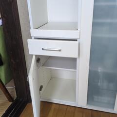 食器棚の画像