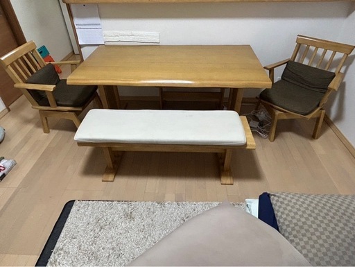 ダイニングテーブル