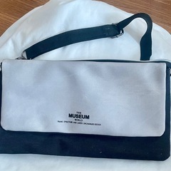 THE MUSEUM サコッシュ グレー/ブラック