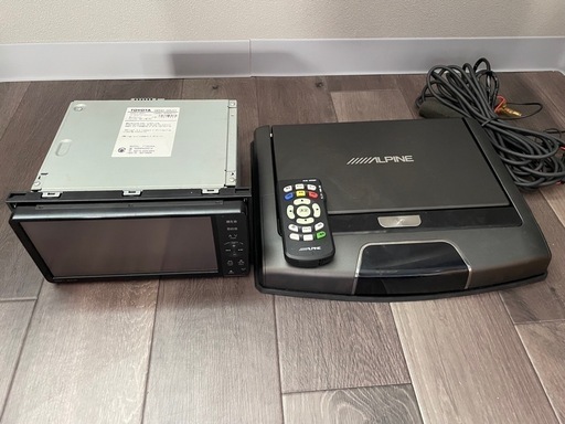 ✳︎フリップダウンモリター 　　　　　　 　　　✳︎TOYOTAカーナビ