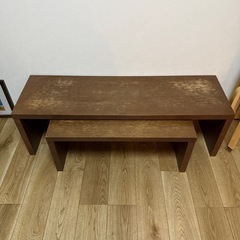 重ねられるローテーブル大・中（ベンチとしても活躍可）の画像