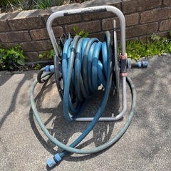 お話し中　ホースとホースリール