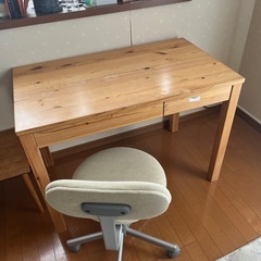 無印良品　学習机とイス