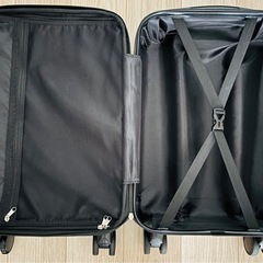 【訳アリ】黒拡張型TSAロック式キャリーケース/スーツケースの画像