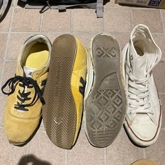 ニューバランスとコンバース2足セットの画像