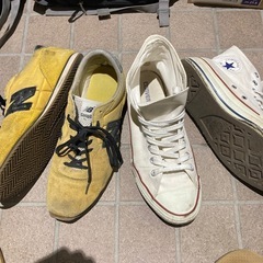 ニューバランスとコンバース2足セットの画像