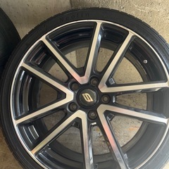 値下げしました。4月中で一旦締め切ります。18インチアルミホイール4本 