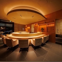 ＼銀座の寿司店で新メンバー募集！バリバリの即戦力板前〜見習い、ホールスタッフまで幅広く募集中！／ ※寮あり・高待遇・ホテル内の綺麗な店舗です！ の画像