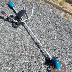 マキタ　充電式草刈機　　ＭＵＲ１９０ＳＤ