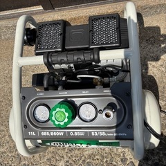 SK11オイルレス　エアーコンプレッサー　SW121