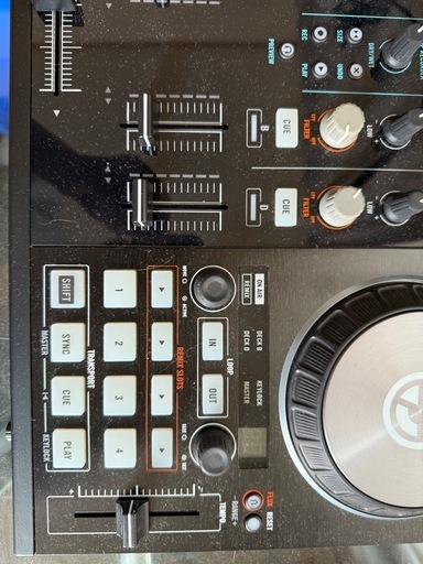 TRAKTOR KONTROL S4