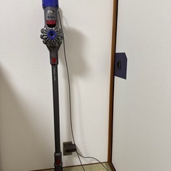ダイソン　コードレスハンディ掃除機　v8fluffy+