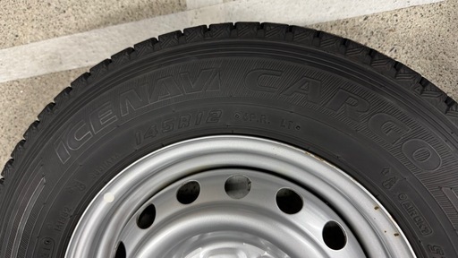 スタッドレスタイヤホイール付き4本セット
　GOOD YEAR ICE NAVI  CARGO 12 インチ