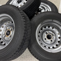 スタッドレスタイヤホイール付き4本セット
　GOOD YEAR ICE NAVI  CARGO 12 インチの画像