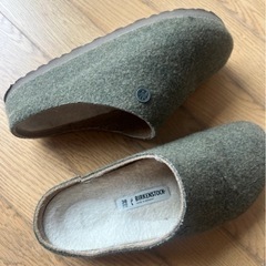 ウール クロッグサンダル オリーブグリーンの画像