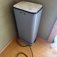 今週末引き取りで4000円/サンダイヤ　オイルタンク 95L