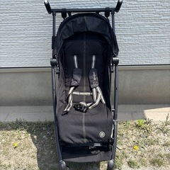 人気ブランドCybex！折りたたみコンパクトブラックベビーカー