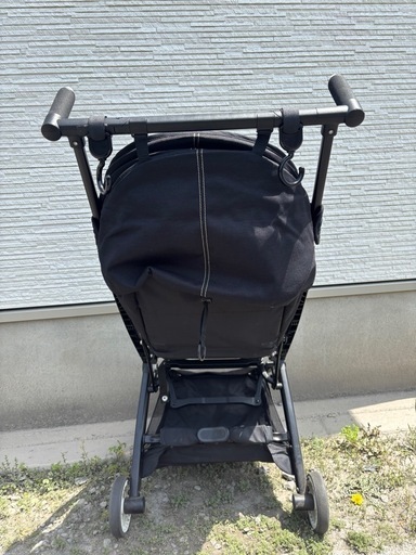 人気ブランドCybex！折りたたみコンパクトブラックベビーカー