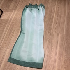 ニトリ　遮光カーテン　緑の画像