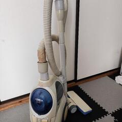 サイクロン式掃除機　使えますがジャンク扱いで