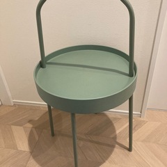 IKEA サイドテーブル　緑　の画像