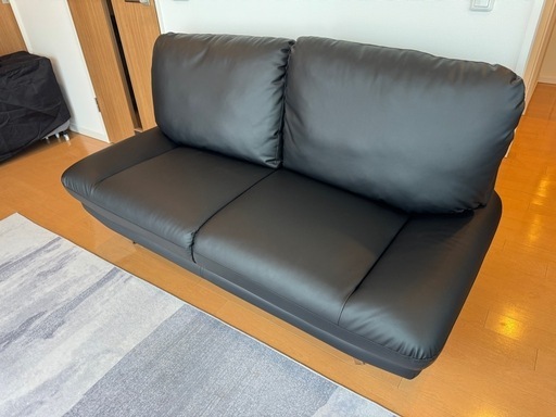 2人掛けレザーソファ