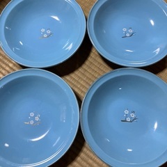 ブルー色が爽やか！4枚プレートセット