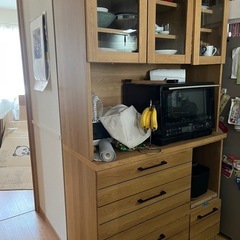食器棚（皿や家電は付属しません）