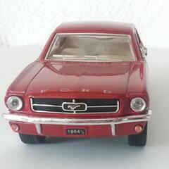マスタングのプルバックカー