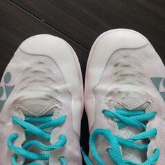 ヨネックスバドミントンシューズの画像