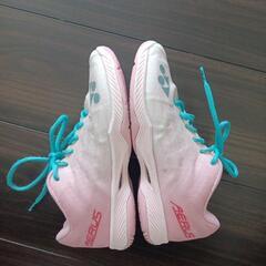 ヨネックスバドミントンシューズの画像